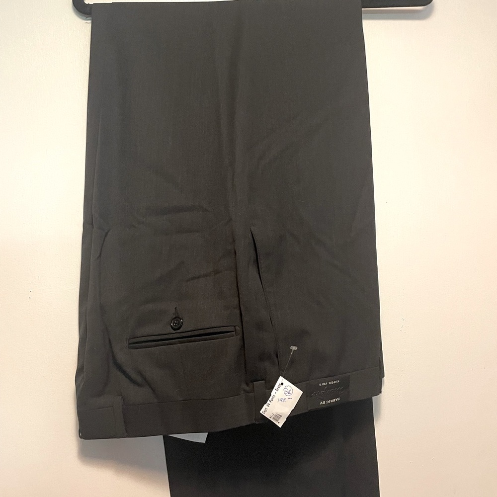 BNWT Rivera Men’s Gray Dress Pants Size 36R